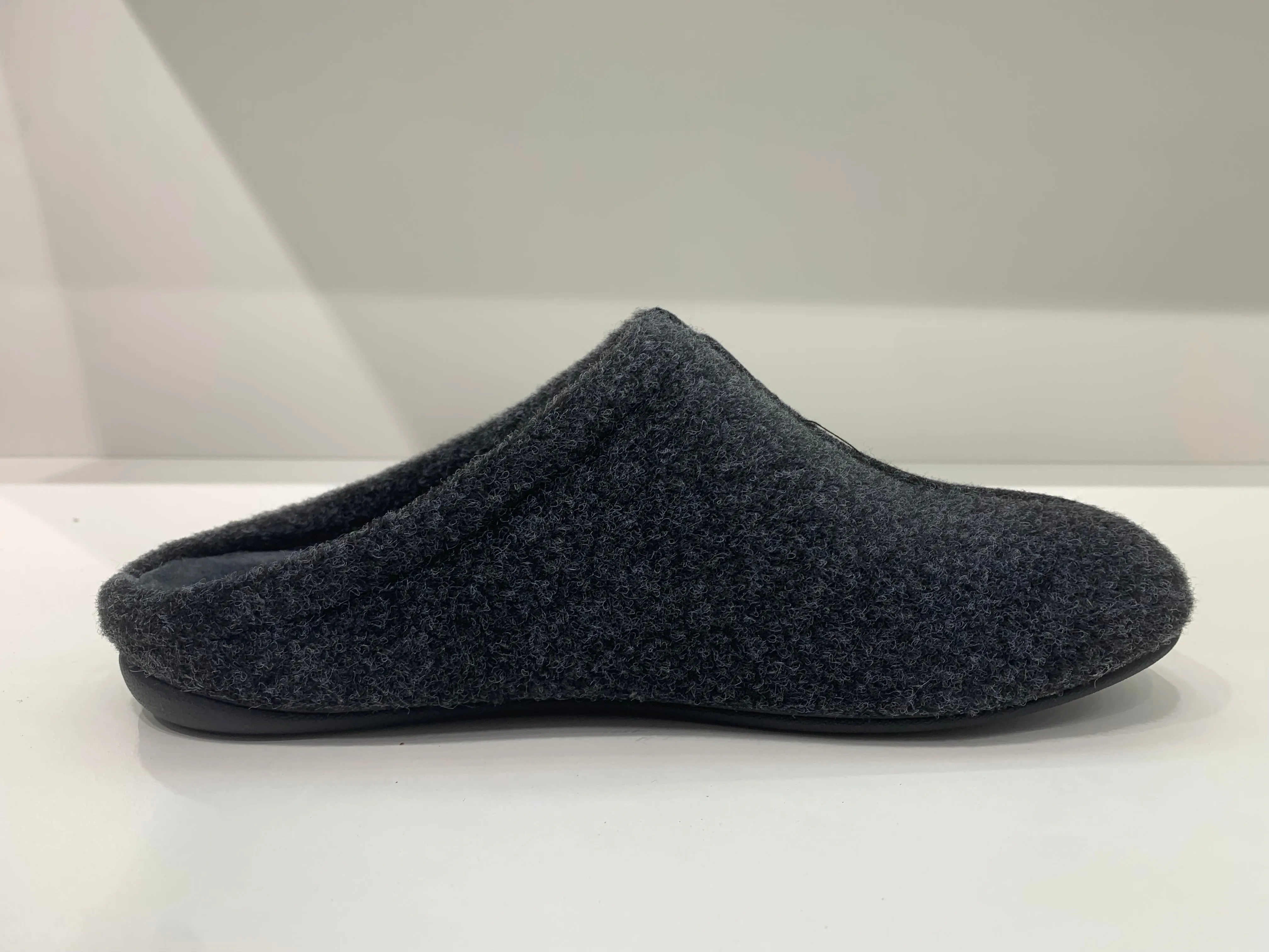 ARCTIC EASE DARK GREY