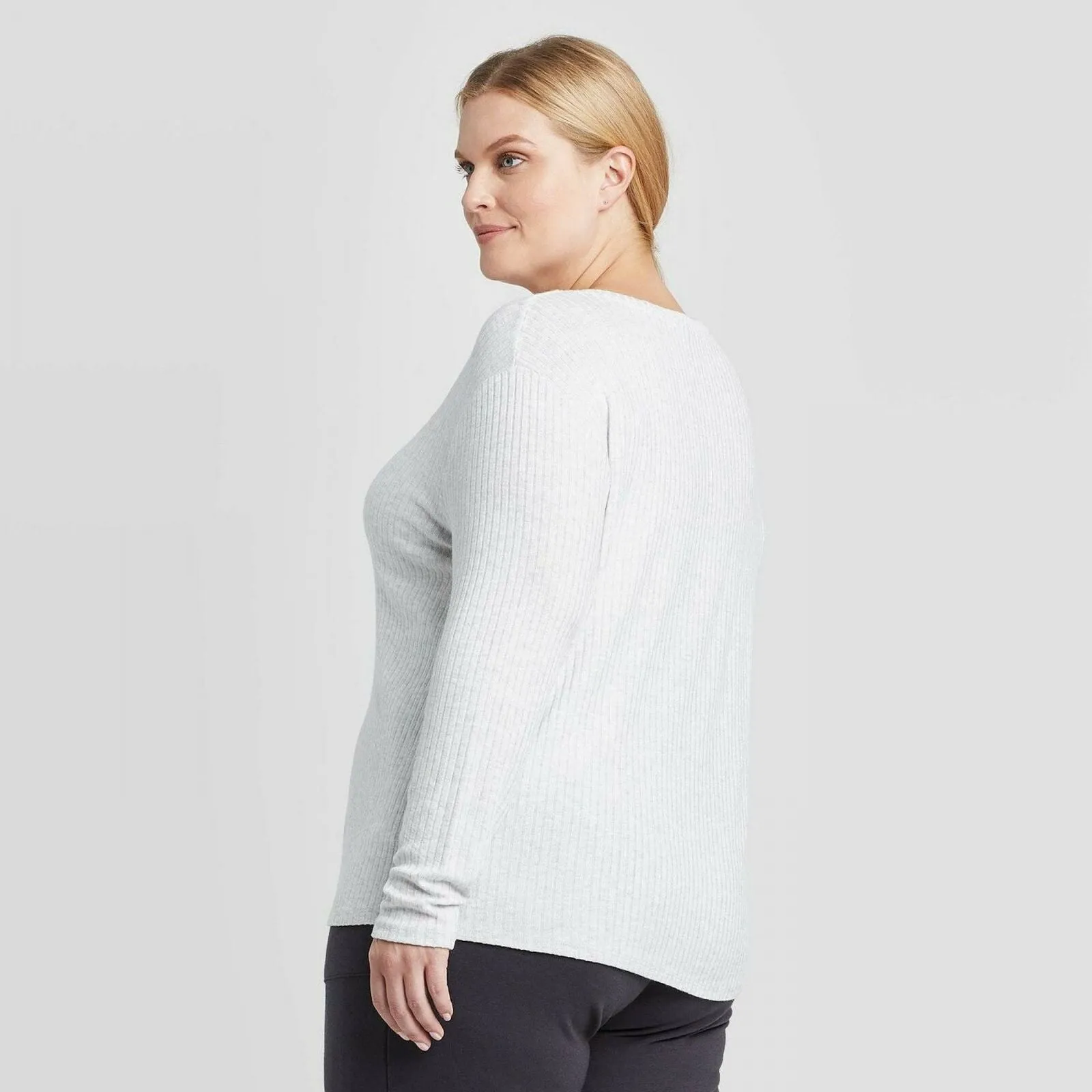 Ava & Viv Women's Plus Size Long Sleeve V-Neck Ribbed Button Front Cardigan