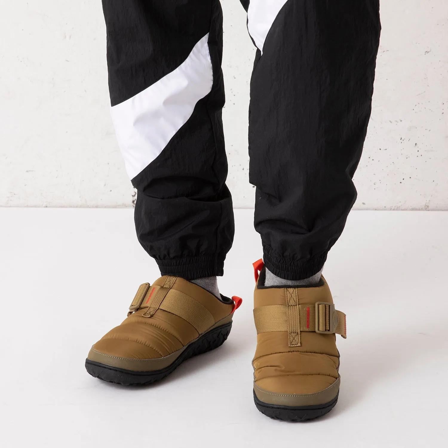 Chaco | チャコ　Ms RAMBLE PUFF CLOG BLACK
