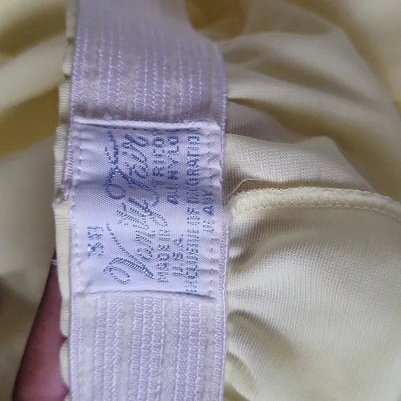 Comfy and Cozy Vintage Vanity Fair Nylon Sleep Set
