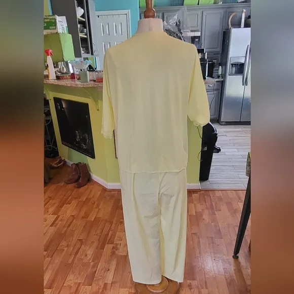 Comfy and Cozy Vintage Vanity Fair Nylon Sleep Set