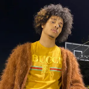 FUZZY TOUCH BUCCI TEE