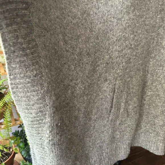 J Crew poncho two pockets cozy and elegant