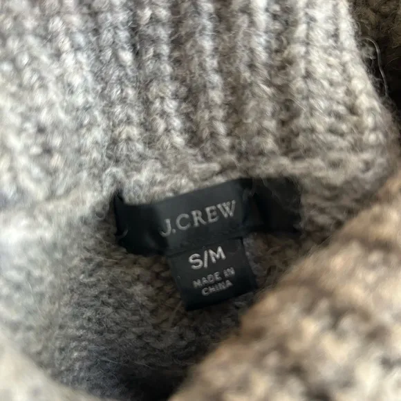J Crew poncho two pockets cozy and elegant