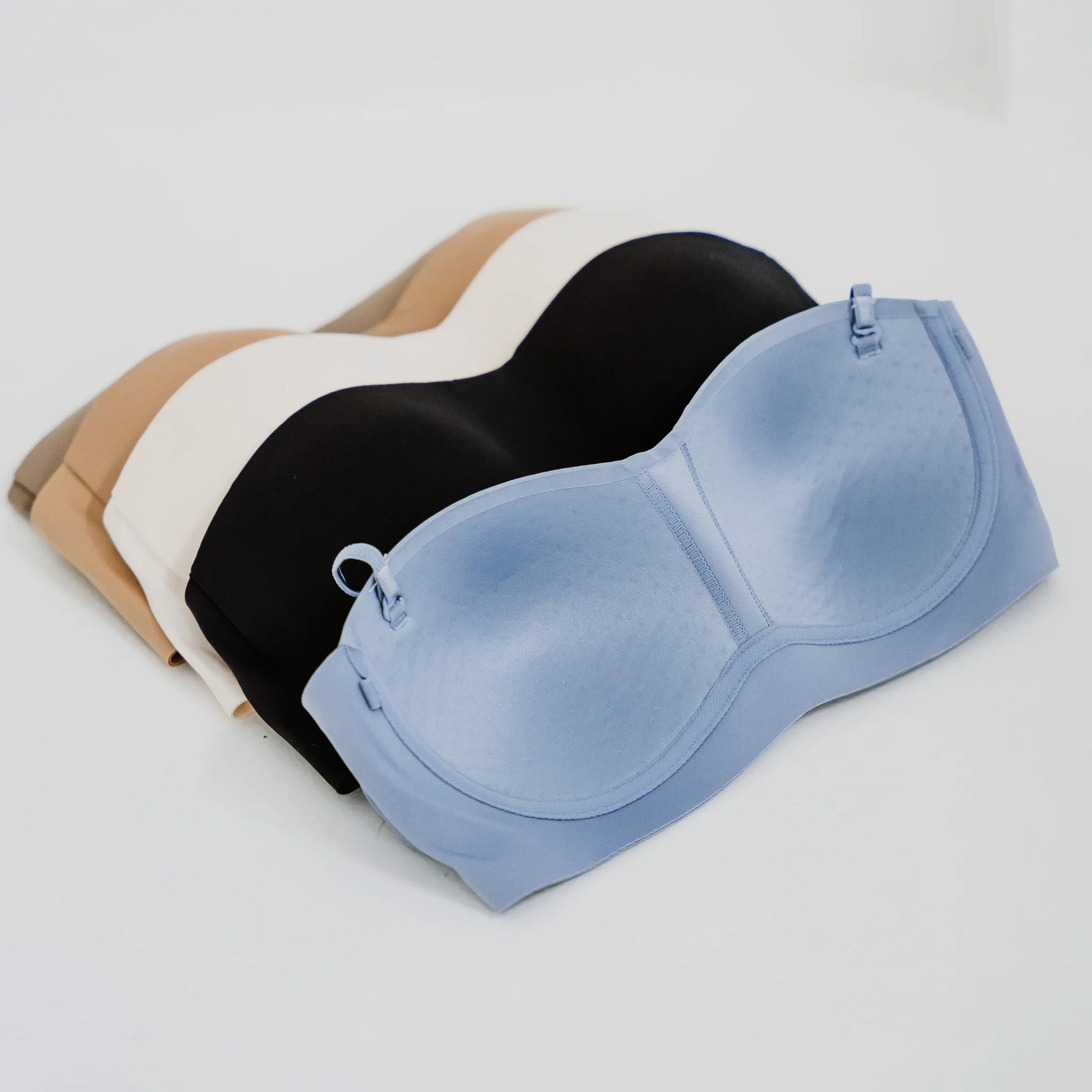 Minimalist Chic! Lightly-Lined Seamless Strapless Wireless Bra in Black