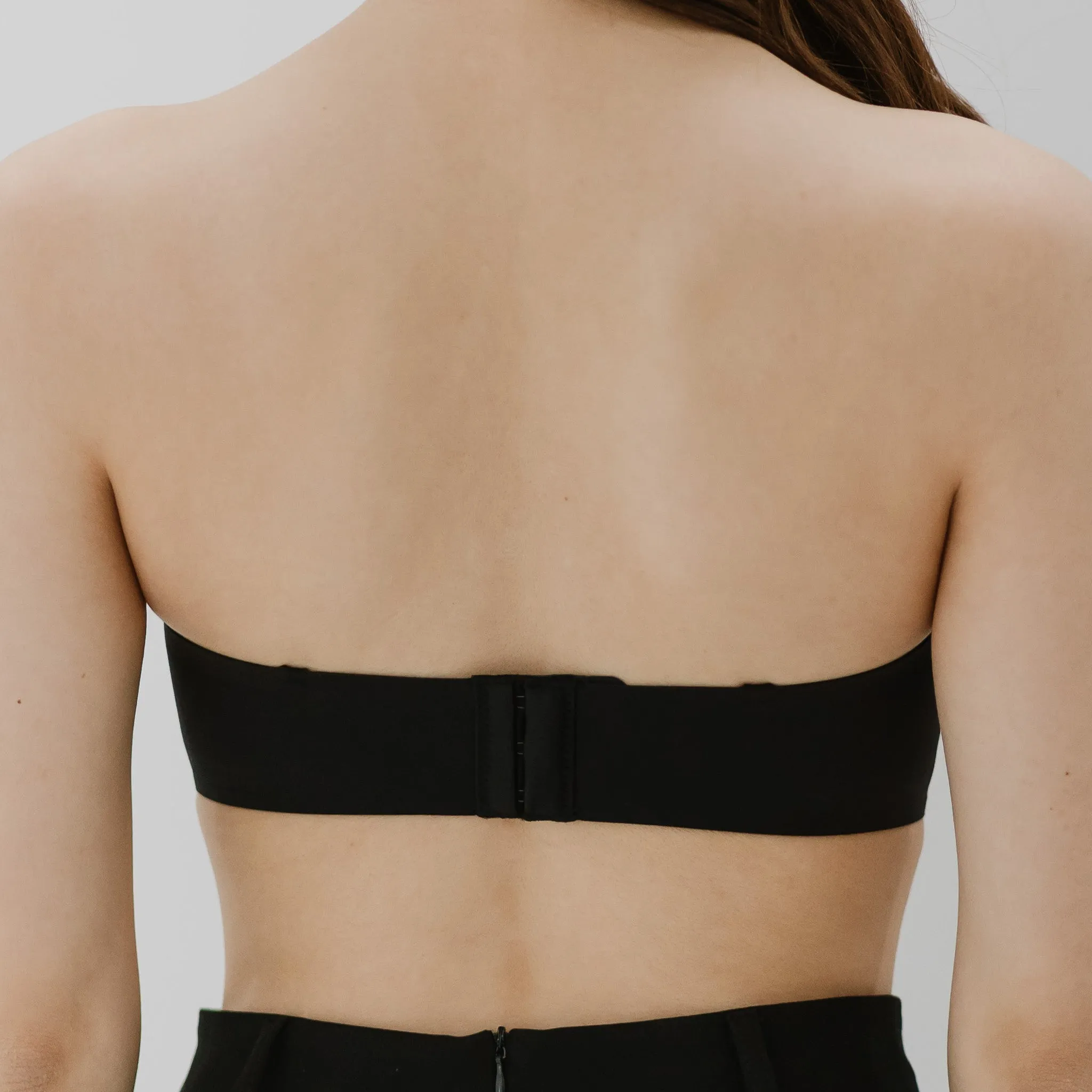 Minimalist Chic! Lightly-Lined Seamless Strapless Wireless Bra in Black