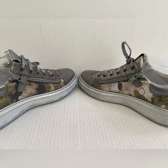 Naturino Girls Quarter Zip Sneakers - Leather Size 37 EU Size 5 US