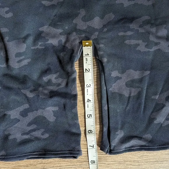 NWT Spanx Black Camo Bike Shorts Women Size Medium