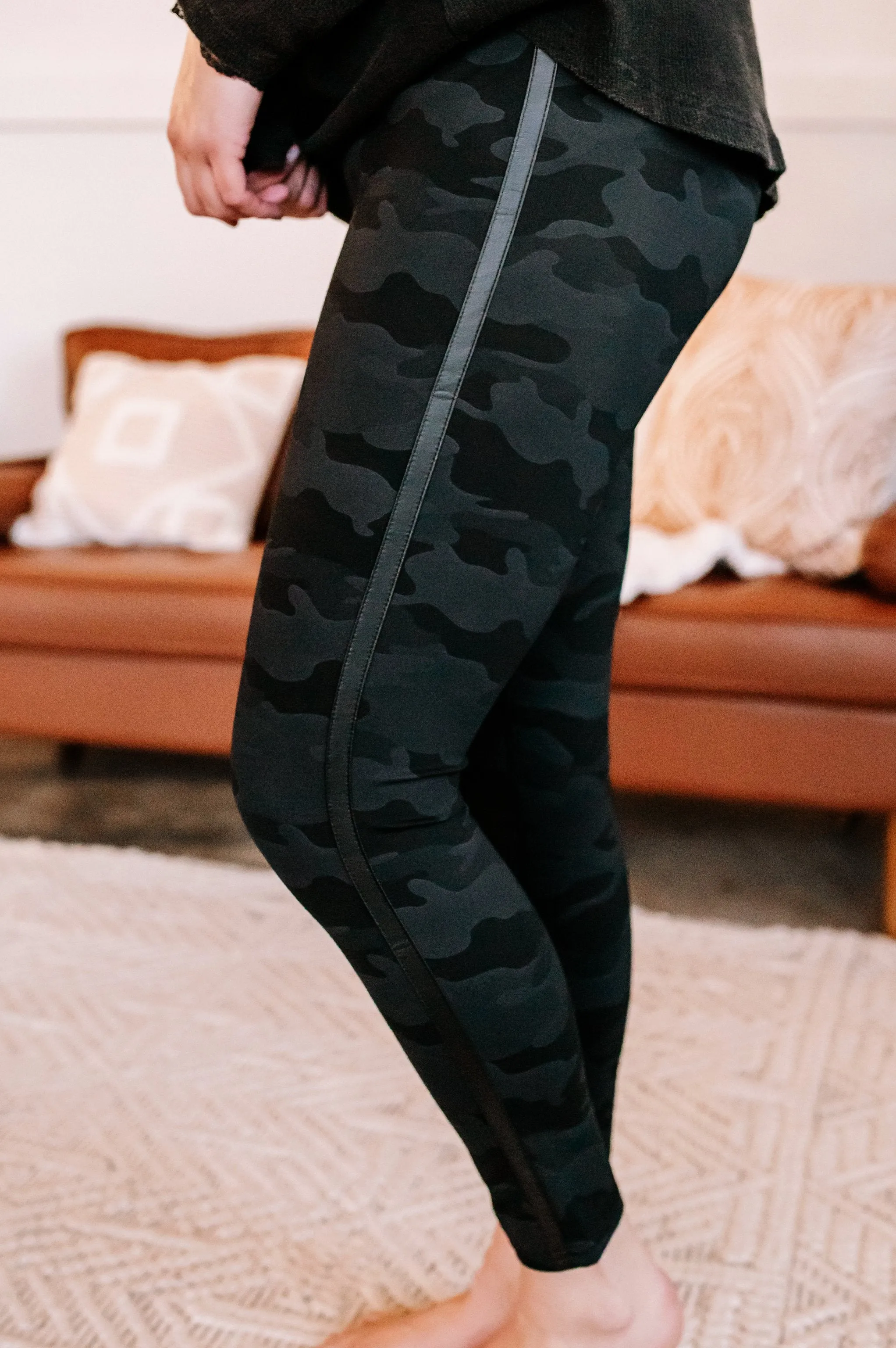 Race You For It Side Striped Camo Leggings_