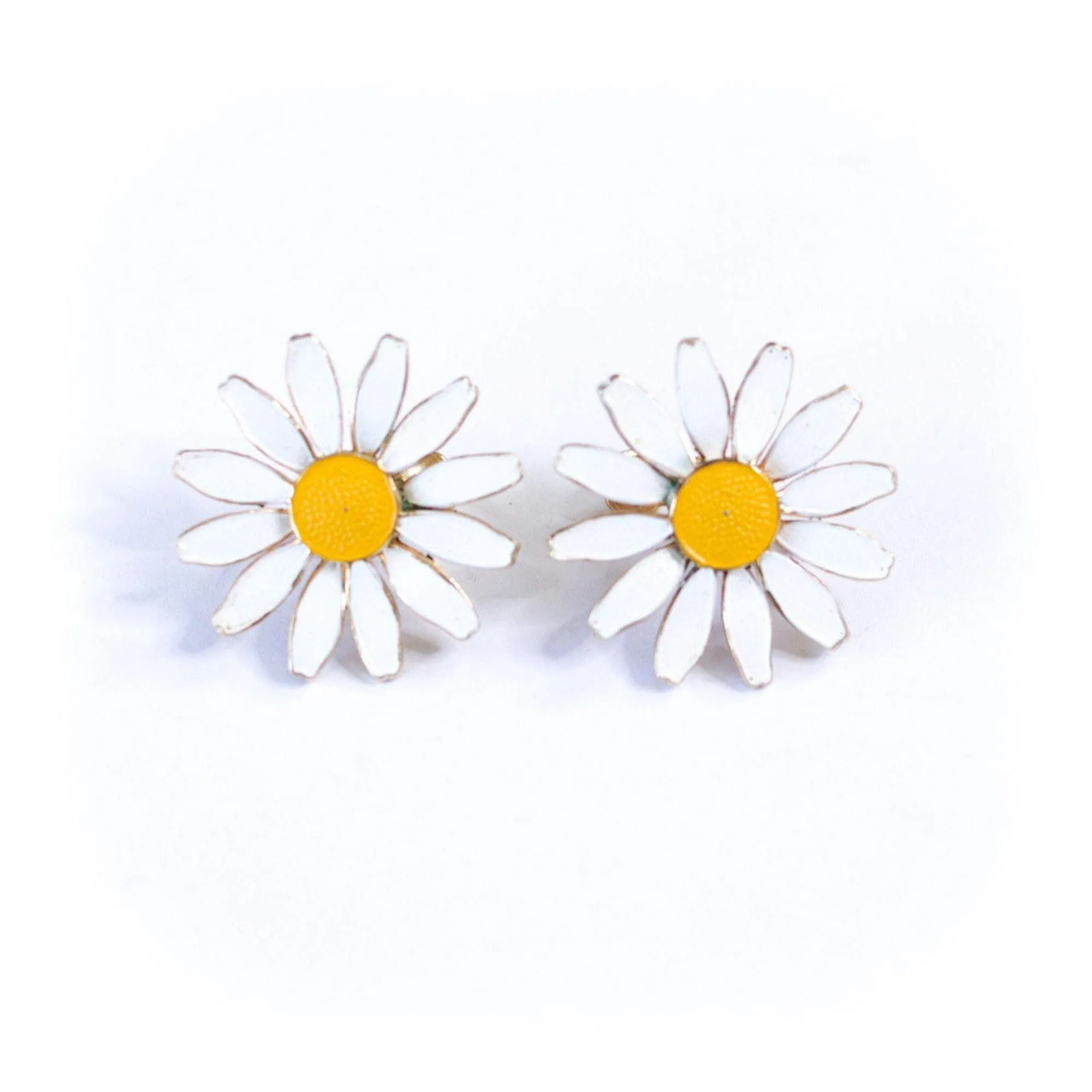 Vintage Accessocraft NYC White and Yellow Daisy Earrings