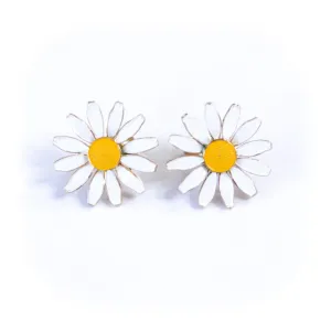 Vintage Accessocraft NYC White and Yellow Daisy Earrings